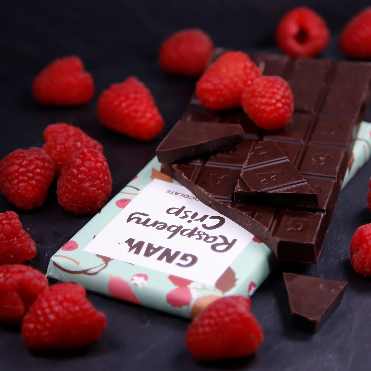 Raspberry Crisp Dark Chocolate Bar 70% (12x100g)